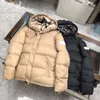 女性ショートコート冬のジャケットレディースクラシックカナダ長袖デザイナーパーカスファッションパフコートラグジュアリーレター格子縞の温かいジャケットZ6