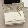 Women Designer WOC Flap Bag Wallet Classic Wallet على سلسلة الذهب المنحوتة للأجهزة الكافيار الجلدية القابلة للتعديل