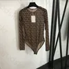 Brevtryck mesh skjorta kvinnans designer långärmad mesh bodysuit sweatshirt kvinnor sommarsport topp