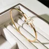 Diseñador de lujo Pulsera doble T Joyería de diseño de diamantes clásicos Oro rosa de 18 quilates Brazalete de esmalte de fritillaria blanca para mujeres, hombres, regalo de cumpleaños