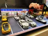 Model samochodu 1 64 Diorama Garage LED Supermarket Ze Supermarketem z lekkim parkingiem Diecast Model wyświetlacza dla Wheel Man Prezent 240115