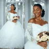 Off Shoulder Wedding Dress for Bride Plus Size Princess Ball Gowns Appliqued Lace Beaded Bridal Gowns Gorgeous Bridal Dresses for Marriage Nigeria Black Women NW039