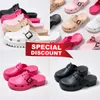 2024 Dames Ontwerpers Slippers Sandalen Platte Slides Slippers Zomer Leer Outdoor Loafers Badschoenen Strandkleding Slippers Zwart