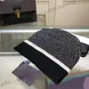 Cappelli firmati da uomo e da donna Berretto da uomo e da donna Autunno/inverno Cappello termico lavorato a maglia Cappello da sci Berretto con teschio scozzese di alta qualità Berretto caldo di lusso 159