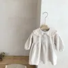 Mädchen Kleider Baby Kleidung 2024 Koreanischen Stil Mädchen Casual Spitze Puppe Kragen Einfarbig Modische Süße Einfache Kleid