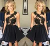 Goedkope Homecoming Back Lace Applique knie lengte bemanning mouwloze korte formele feestjurken op maat gemaakte prom -jurken op maat gemaakte prom -jurken