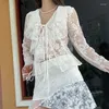 Mulheres camisetas Taruxy Deep V Neck Bandage Cover-up Mulheres 2024 Verão Sheer Solto Manga Longa Crop Top Senhoras Praia Sexy Lace Cardigan