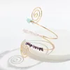 Armreif, einzigartige Spiralform, Oberarmmanschette für Damen, Schmuck, unregelmäßige Naturstein-Chip-Perlen, Armband, Geschenke, Damen-Accessoires