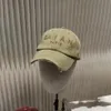 Tasarımcı Mens Caps Moda Katı Beyzbol Kapağı Kadınların Çok Yönlü Şapkaları Yaz Mektubu Kırık Delik Vintage Casquette Plajı Lüks Şapkalar