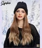 合成ウィッグ2024女性のための新しい長い波状の巻き毛帽子ウィグ冬の温かいソフトニットキャップ複数色の帽子髪Q240115
