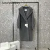 Maxmaras Coat Teddy Bear Dames Cashmere Coats Wol Winter Max Camel Fleece Fur Outline Hoogwaardige lange mouw verlengde W