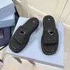 10a Man Prad Tazz Slipper Triangle Raffias Sandał Sandał Platforma Platforma Sandałów Sandały Sandały Splot Designer But Flip Flip Flip Flat Black White Sandale 240223