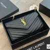 حقيبة مصممة للنساء حقائب حقيبة اليد WOC Caviar Caviar Cawhide Chain ملفوفة مغلف حقيبة الفاخرة المصغرة Crossbody حقيقية من الجلد الأسود الأزياء أكياس الكتف