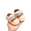 Sapatos de bebê primavera e outono 1 a 2 anos de idade infantil sapatos de caminhada sola macia sapatos infantis sapatos de tabuleiro para meninos esportes 240115