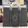 Bolsos de mano de moda Bolsos de diseñador para mujer Bolsos de capacidad Cavas Denim Chain Bag 17924