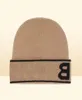 Luksusowy projektant z dzianiny czapkę czapkę męskie czapki unisex do kaszmiru litery w kratę Casualne czapki czaszki mody na zewnątrz Q4399049