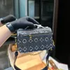 24SS女性高級デザイナー化粧品バッグケーストートバッグフラワーハンドバッグクロスボディレディースハンドバッグオリジナルのメタルポーチパースポシェット21cm