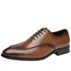 Klädskor män 2024 Autumn Business Leather Vintage Bekväm kontor British Style Gentleman Oxford Derby