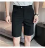 Pantaloncini da uomo Coreano Moda Business Uomo Streetwear Pieghettato Lunghezza al ginocchio Pantaloni da lavoro Summer Cool Bermuda Uomo