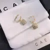 Marque de marque perle pendol concepteur classique de haute qualité couple de couple de fille d'anniversaire nouveau-cadeau gold-plaque d'or boucles d'oreilles avec boîte