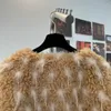 Les nouveaux produits d'automne et d'hiver des créateurs de luxe européens lancent exclusivement une veste courte en fourrure de renard respectueuse de l'environnement, version haute.