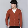 Hommes Cardigan chandails coton tricoté couleur unie tricots à manches longues col en V bouton lâche tricot mâle vêtements de sport 240115