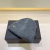 Bonnets de créateurs d'hiver tricotés chauds et doux, casquette de crâne, hiver, temps froid, mode chaude pour femmes et hommes, cadeau d'extérieur