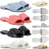Tasarımcılar Miui Kadın Plaj Terlik Ünlü Klasik Düz Topuk Yaz Ücretsiz Nakliye Tasarımcı Slaytlar Ayakkabı Banyo Bayanlar Seksi Sandalet Boyutu 36-41