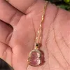 Collana mini Buddha Piccolo cristallo rosa Gioielli Maitreya Amuleto in stile cinese Pietra di quarzo trasparente Fascino buddista 240115