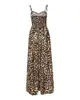Rock de zomer met deze trendy maxi-jurk met hoge taille en luipaardprint in een comfortabele en flatterende stijl