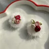 Kolczyki Dangle Autumn and Winter Xiaoxiangfeng Mink Hair Ball Vintage Delikatne kontrast kolorowy 3D Flower Clip