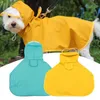 Capa de chuva de roupas de cachorro atraente color brilhante pescoço redondo capa de chuva para vida cotidiana