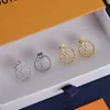 Mit BOX 18 Karat vergoldete Kristall-Buchstaben-Logo-Ohrstecker für Frauen in Europa und den USA, beliebte einfache Designer-Ohrringe, Hochzeit, Schmuck, Geschenk