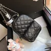 Mini plecak 18cm kawiorowa torba stylowa damska torba na ramiona skórzana diamentowe złoto sprzętowe metalowe zapięcie luksusowe torebkę Matelasse łańcuch crossbody torebki makijaż torebka torebka