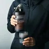 500-ml-Shaker mit großem Fassungsvermögen, Proteinflasche, Pulvermischbecher, tragbarer Wasser-Gymnastik-Sport-Trink-Fitness-Wasserkocher 240115