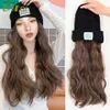 Parrucche sintetiche Cappello Parrucca Berretti Con Capelli Per Le Donne Lunghi Ondulati Caldo Morbido Sci Lavorato A Maglia Autunno Inverno Berretto Resistente Al Calore Fi Q240115