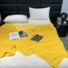 ソファの柔らかい温かいフリース格子縞の毛布とベッドスプレッドリビングルームの寝室のエアコンベッドブランケットソファベッドマンタ240115