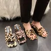 Chinelos senhoras sapatos 2024 verão rua moda feminina leopardo impressão sexy stiletto moderno pantuflas de mujer