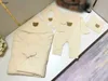 Märke spädbarn jumpsuits Pure Cotton Five Piece Set Size 52-73 Bodysuits Förtjockad filt Saliv Thandduk Hat Mommy Bag Jan10