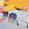 Millions de lunettes de soleil pour femmes hommes style de mode protège les yeux UV400 lentille L lettre luxe haute qualité lunettes de créateur rayures marée géométrie rayonnement