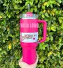 Copos Quencher de 40 onças rosa co-marca Cosmo Parada Flamingo Copos de presente de dia dos namorados de aço inoxidável com tampa de alça de silicone e canecas de carro de palha