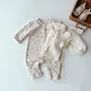 Spädbarnsfjäderdräkt flicka baby våffla cardigan blommig tryck långärmad jumpsuit småbarn pojke bomull citron mode onesie 240116
