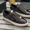 Роскошный дизайнер Scarpe Plein Мужская обувь Кроссовки Кожаные коньки на шнуровке Металлические буквы Черепа Серпантин для мальчиков Змеи Повседневная обувь