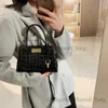 Omuz çantaları Marka Kilit Omuz Çantası Kadınlar İçin Omuz Çantası Yüksek Kaliteli Çantalar ve Çantalar Tasarımcı Crossbody Çantalar Büyük Kapasiteli Kadın Evrak Evleri T240116