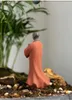 Trädgårdsdekorationer zen lila sand be lite munk te husdjurskulptur fairy trädgård statyer landskap tearoom dekoration meditation buddhism yq240116