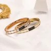 19 -stylowy luksus 2024 Fashion Projektant listu męskie Bangle Women Bracelets Brand Letter Akcesorium biżuterii Wysokiej jakości prezent rocznicowy