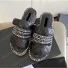 Blad Womens Hemp Rope Woven Metal Chain Sandal Slipper Designer Fashion Luxury Elegant Simple Material Flat Shoes Bekväm design EUR35-41