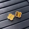 Designer de quatro folhas de quatro folhas Mulher-Gold-Plating Medium Classic Senior Fashion Ear Studs Brincos flash leves