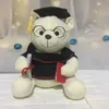 Animali di peluche ripieni 1 pz 18 cm Simpatico laureato Dr. Orso Peluche Ripiene Orsacchiotto Kawaii Giocattoli per bambini Divertente regalo di laurea per il bambino Decorare la casa