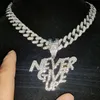 Gioielli Uomo Donna Hip Hop Never Give Up Collana con ciondolo 13mm Cristallo Catena cubana Hiphop Ghiacciato Bling Collane Gioielli con fascino di moda